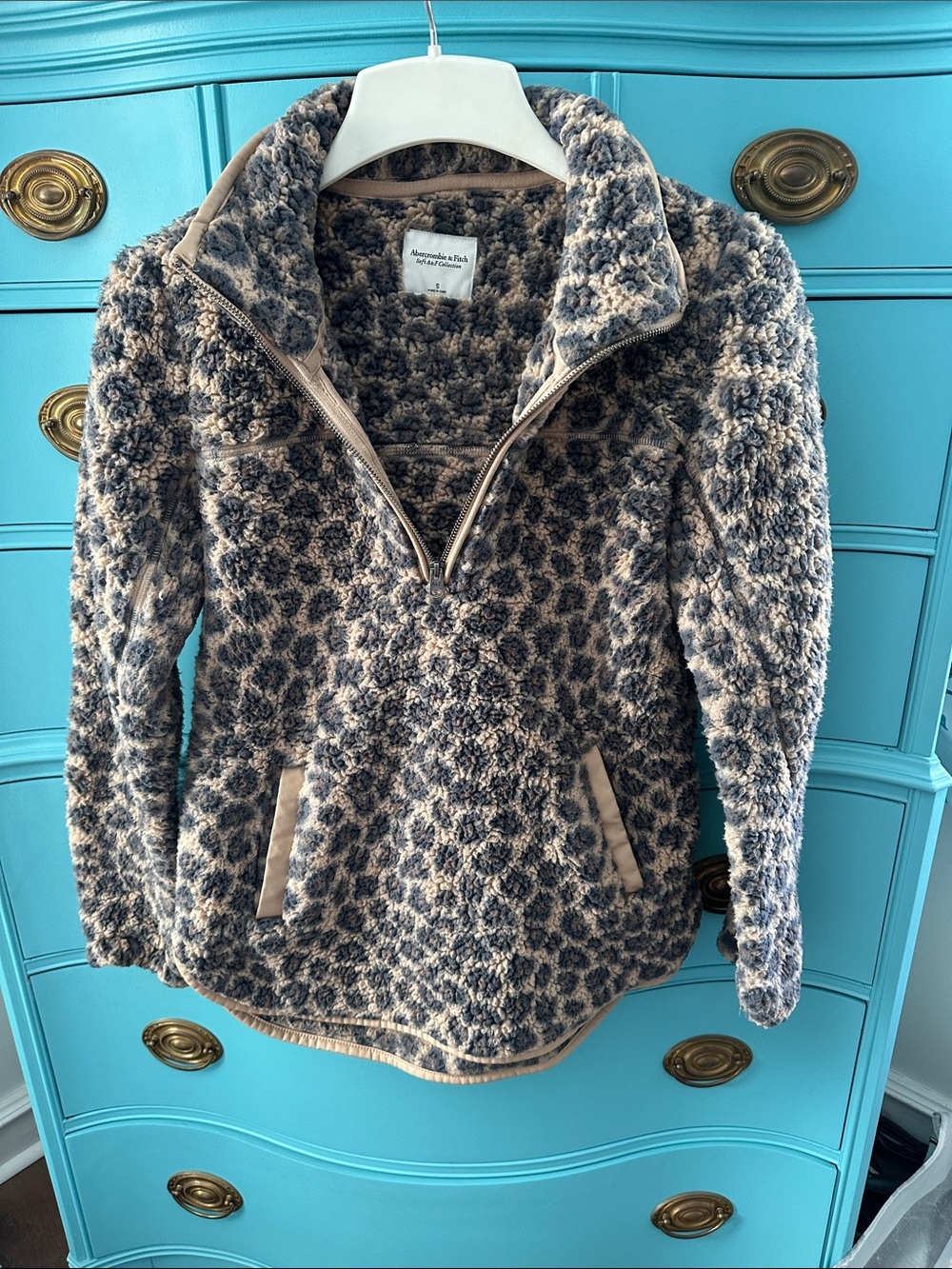 Abercrombie & Fitch Leopard Sherpa Pullover in Taupe & Gray
